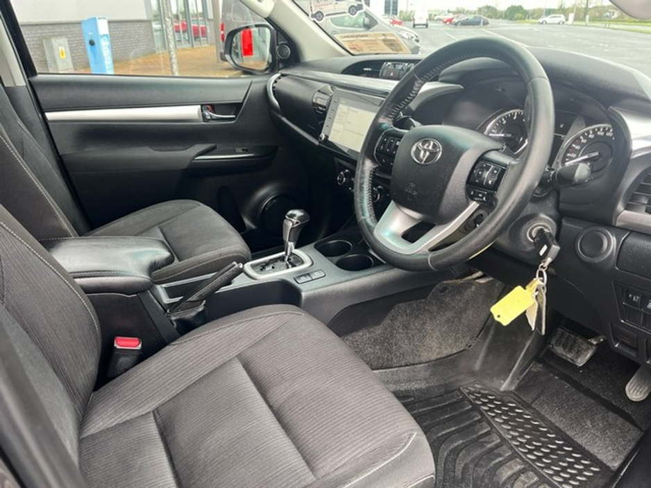 2021 Toyota Hilux - image 9