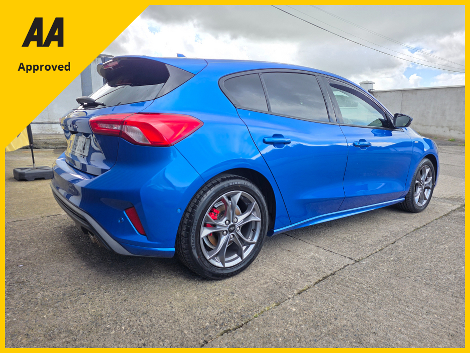 2022 Ford Focus - image 8