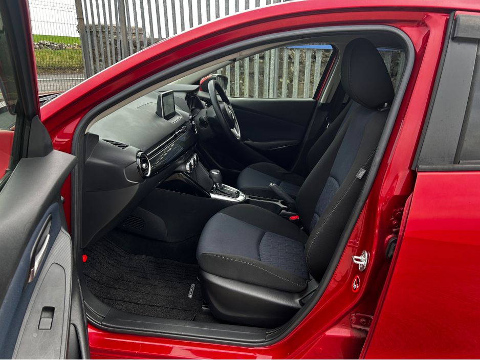 2014 Mazda Demio - image 12