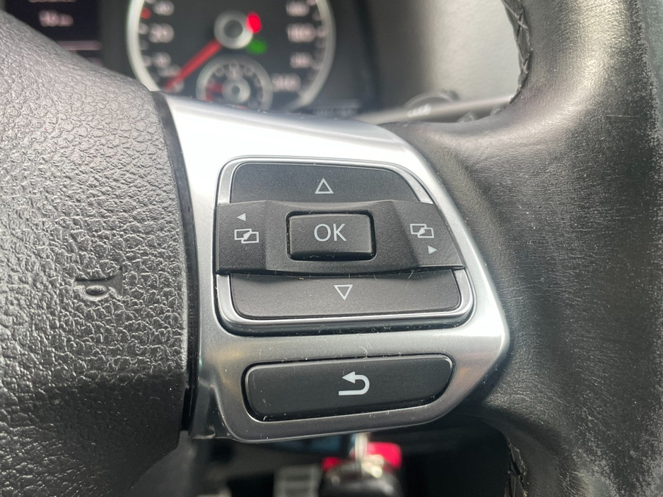 2015 Volkswagen Tiguan - image 14