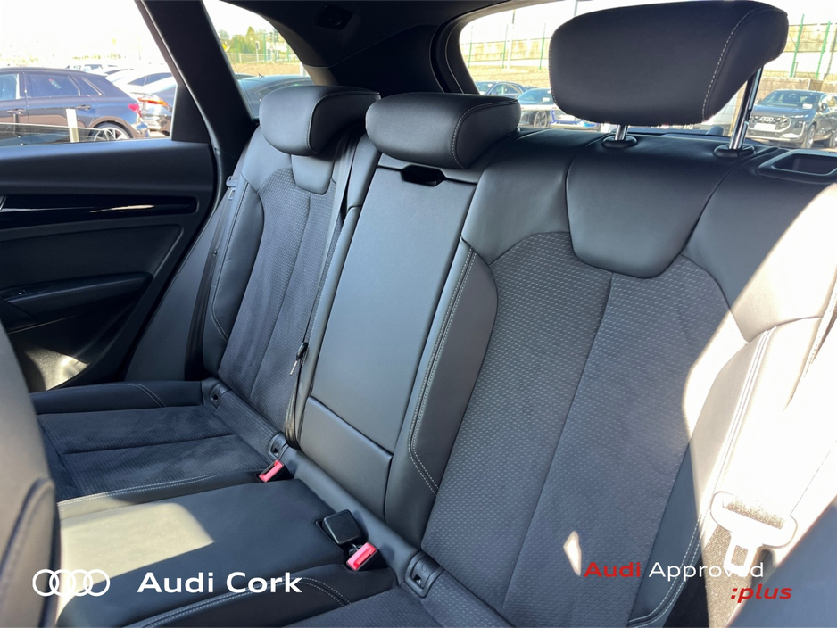 2024 Audi Q5 - image 12