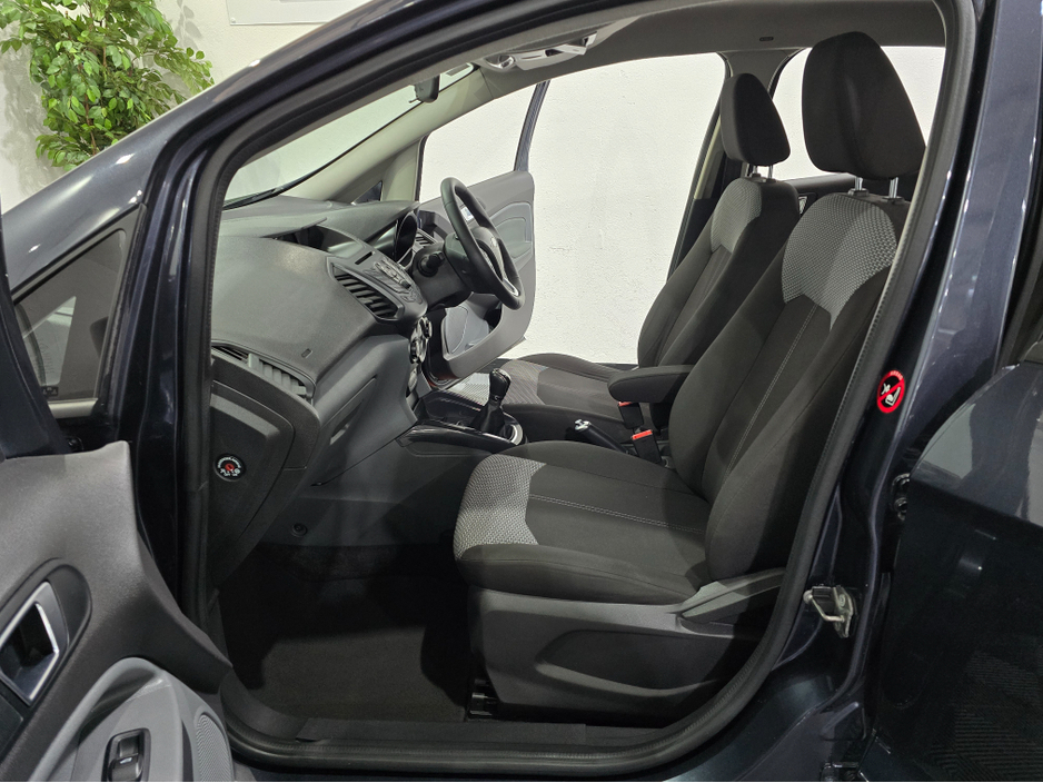 2014 Ford Ecosport - image 8