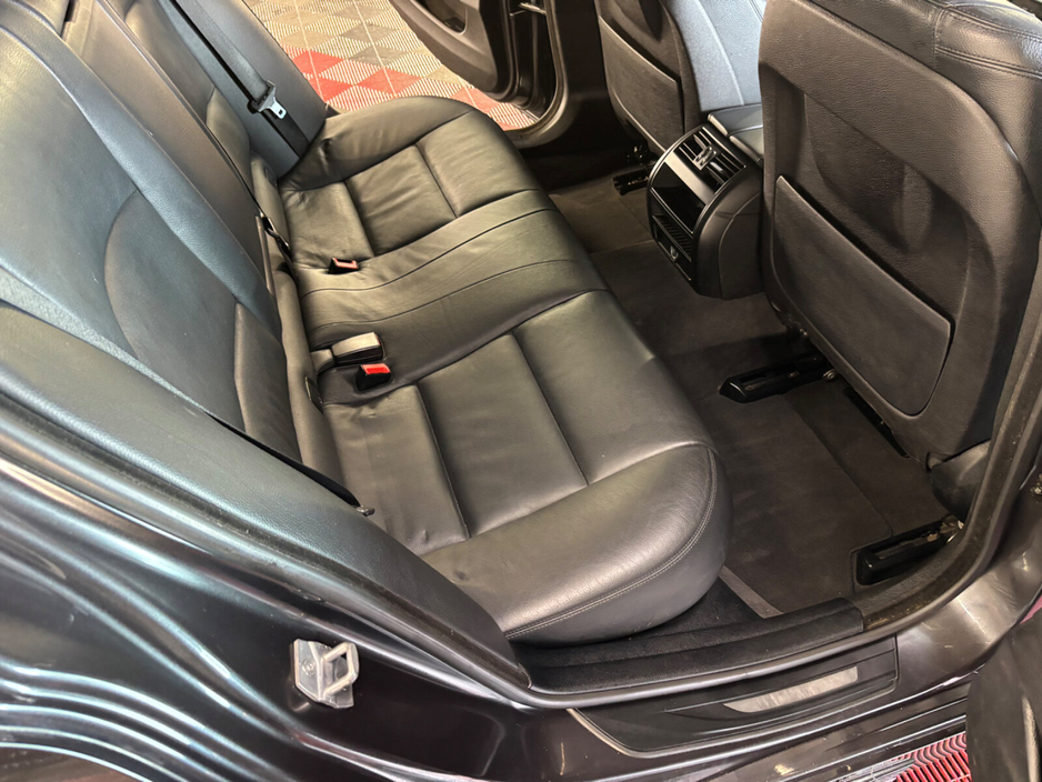 2014 BMW 5 Series - image 13