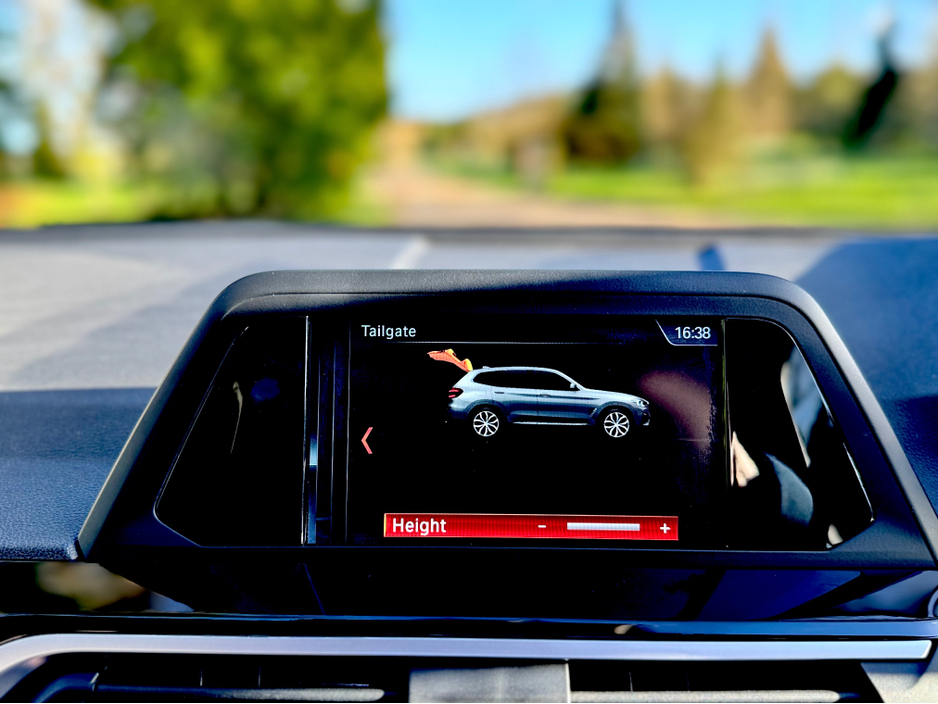 2018 BMW X3 - image 35