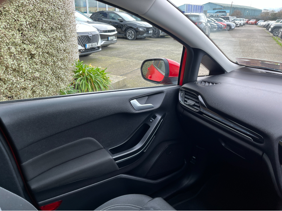 2018 Ford Fiesta - image 15