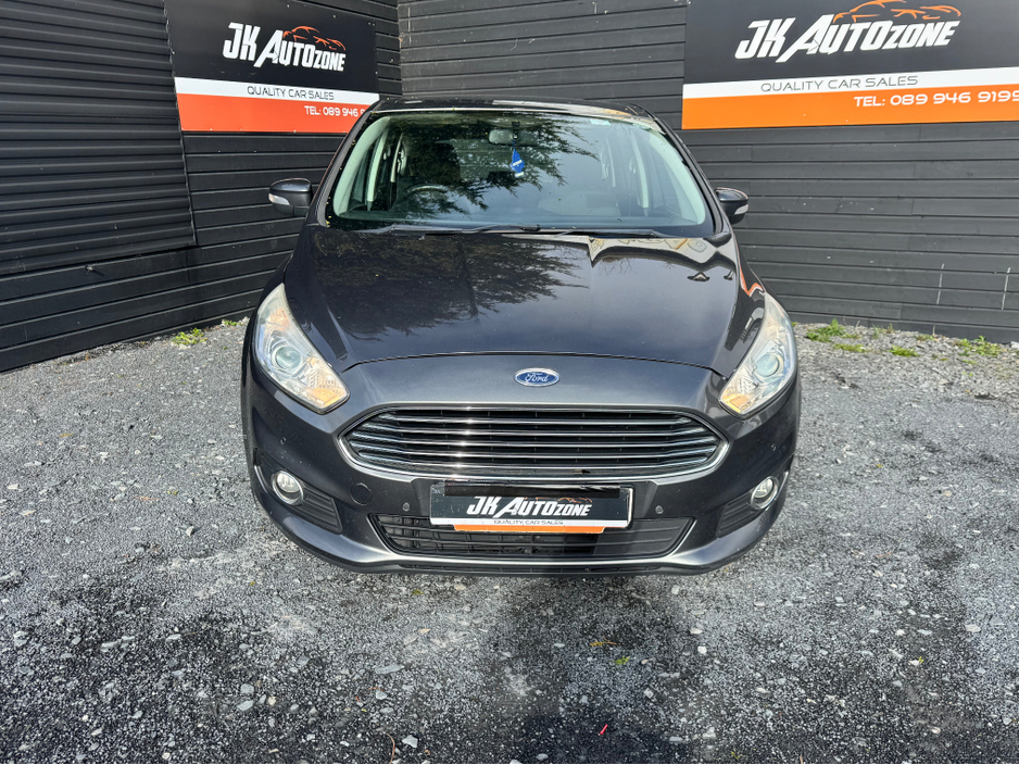 2016 Ford S-Max - image 2