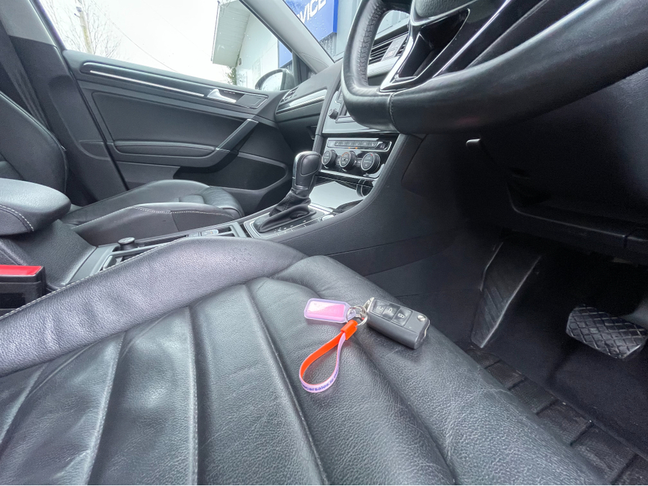 2017 Volkswagen Golf - image 23