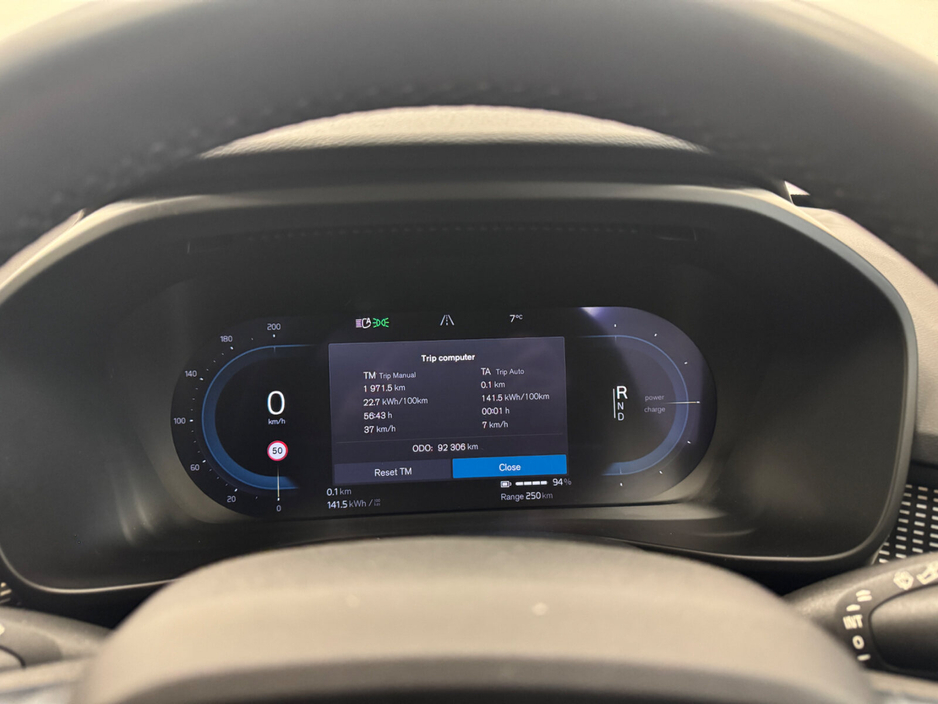 2022 Volvo XC40 - image 18