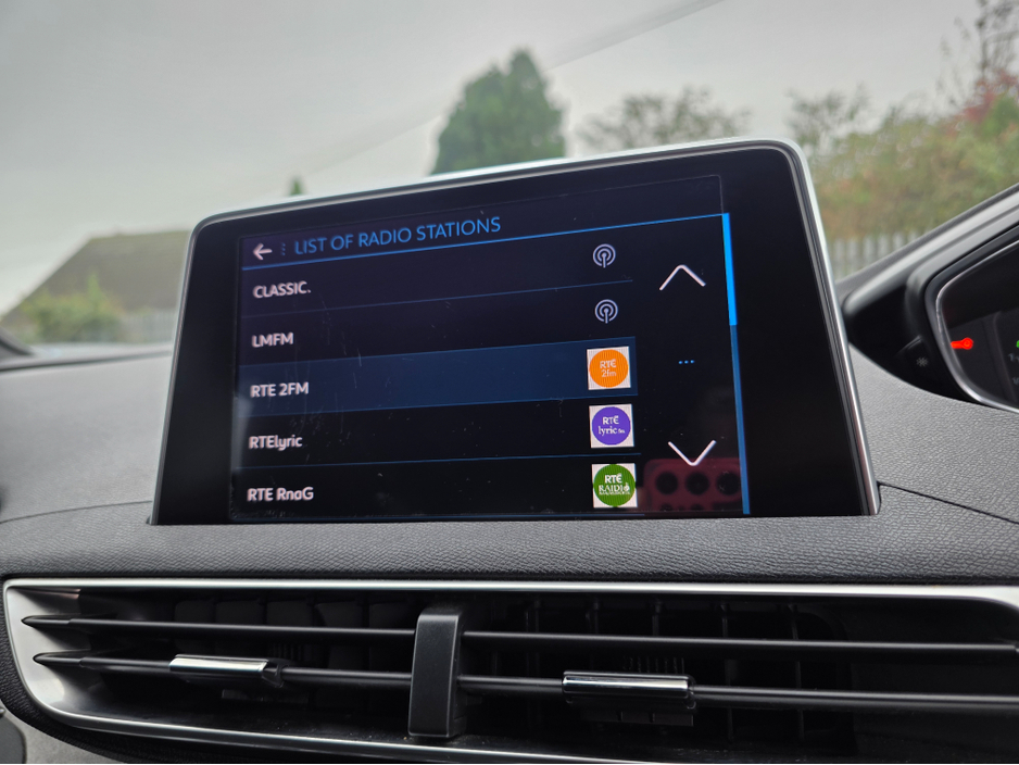 2018 Peugeot 5008 ( 182 REG ) GT LINE 7 SEATER  - DIGITAL DASH - CAMERA - ALLOYS -   CARPLAY ANDROID AUTO EU RADIO  PEARL WHITE €25,950