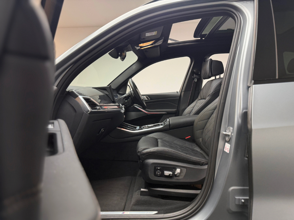 2024 BMW X5 - image 14