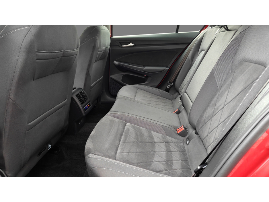 2024 Volkswagen Golf - image 7
