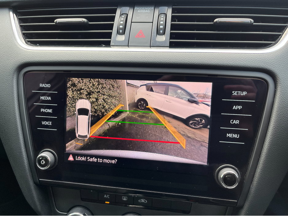 2019 Skoda Octavia AMBITION ESTATE 1.6 DIESEL //REVERSE CAMERA//CARPLAY// €16,950