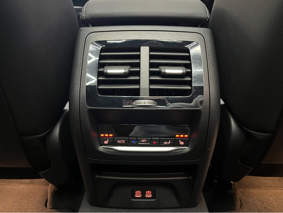 2021 BMW X3 2021 BMW X3 XDRIVE 30E M-SPORT EDITION JOY 2.0 AUTOMATIC / CRUISE CONTROL / 360° PARKING CAMERA / ELECTRIC MEMORY & HEATED SEATS / PADDLE SHIFTERS / PANORAMIC SUNROOF / APPLE CARPLAY