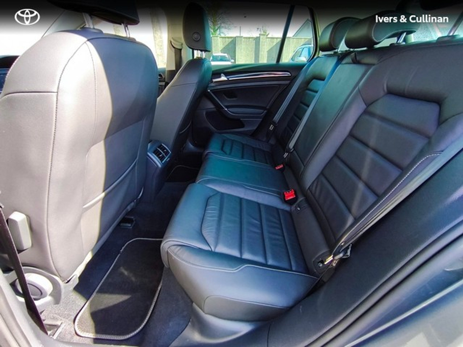 2020 Volkswagen Golf - image 6