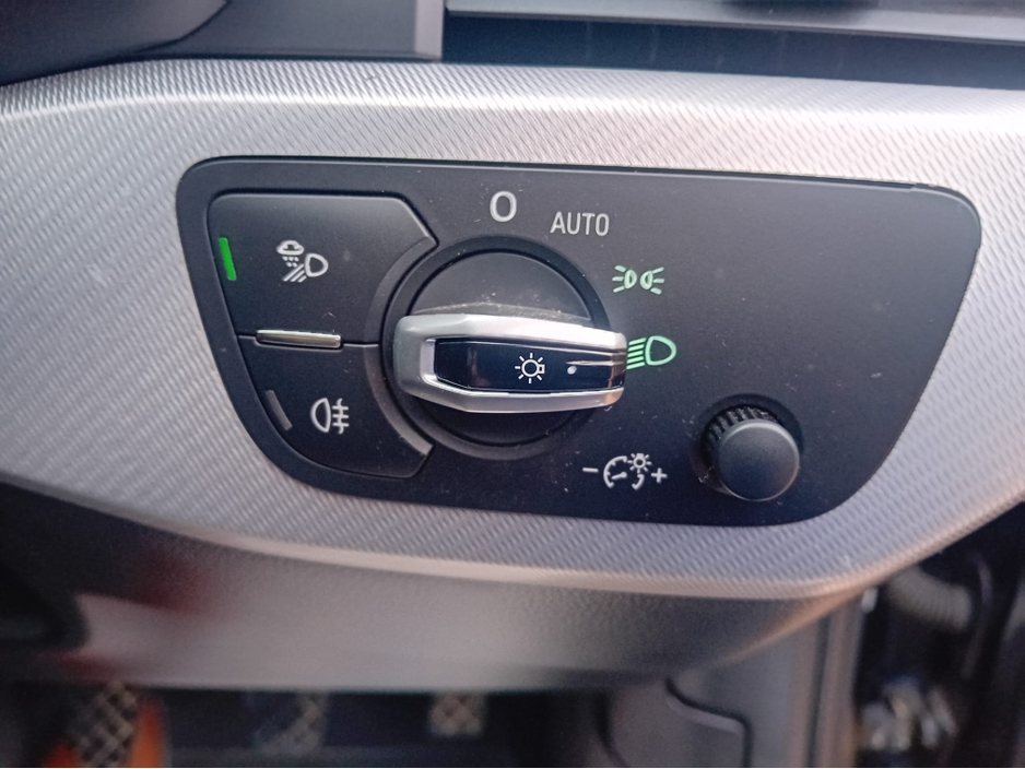 2016 Audi A4 - image 21