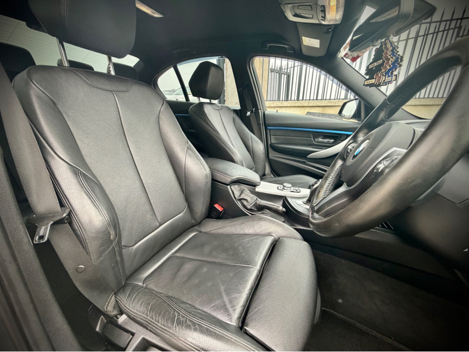 2017 BMW 3 Series - image 10