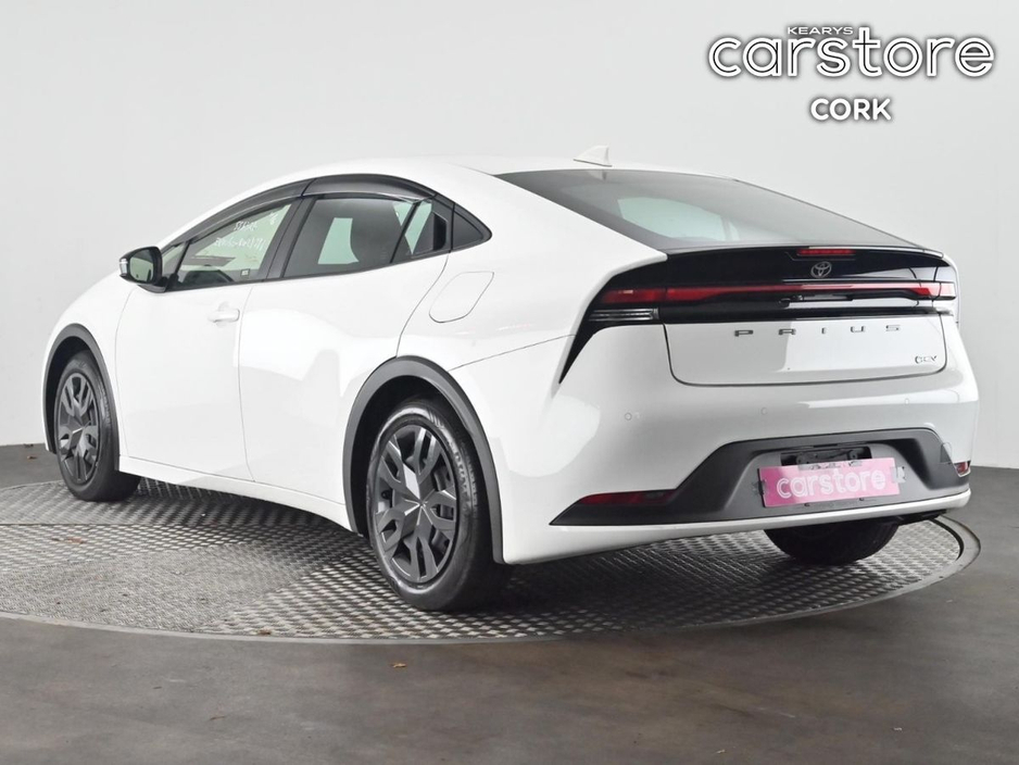 2024 Toyota Prius - image 3