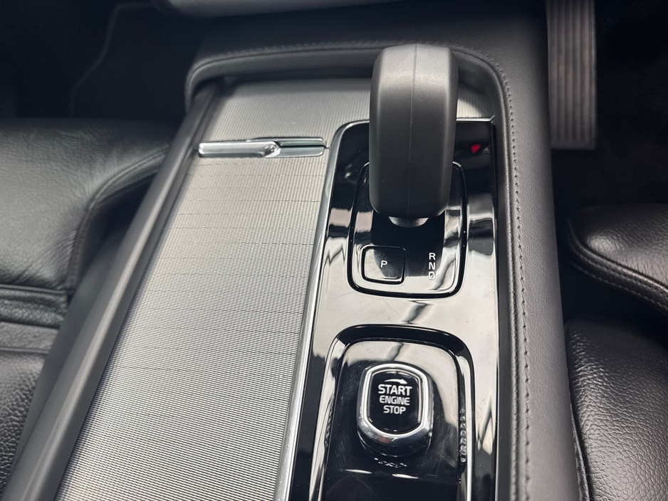 2024 Volvo XC90 - image 21