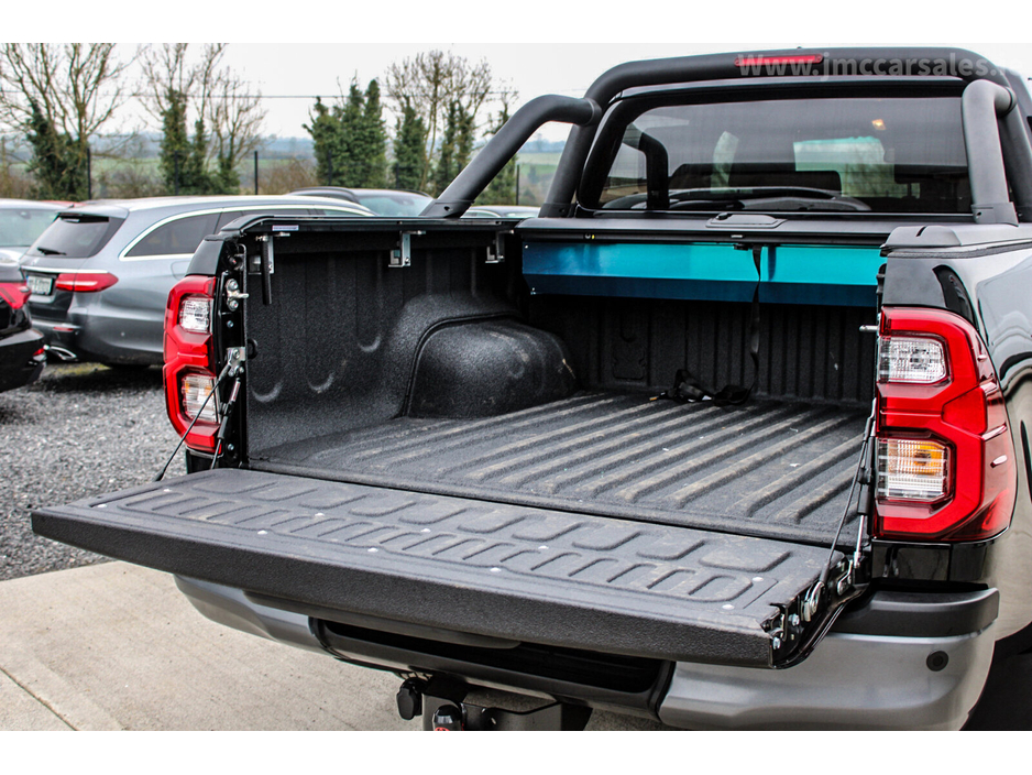 2026 Toyota Hilux - image 43