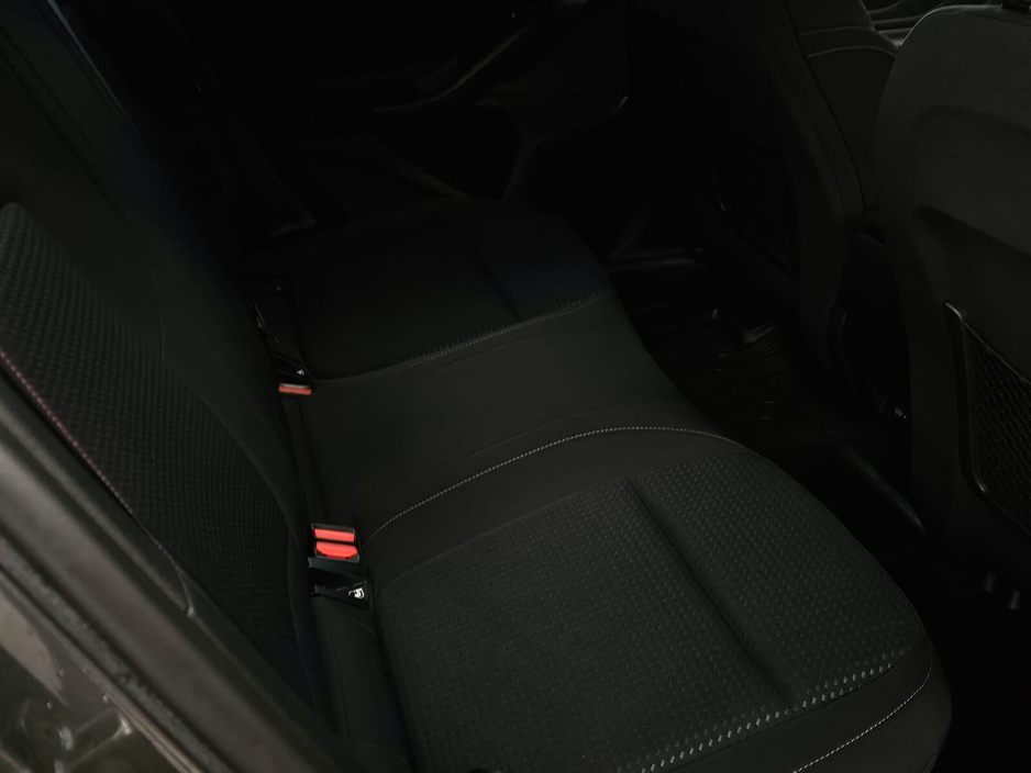 2019 Ford Focus - image 6