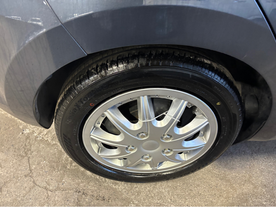 2022 Nissan Micra - image 10