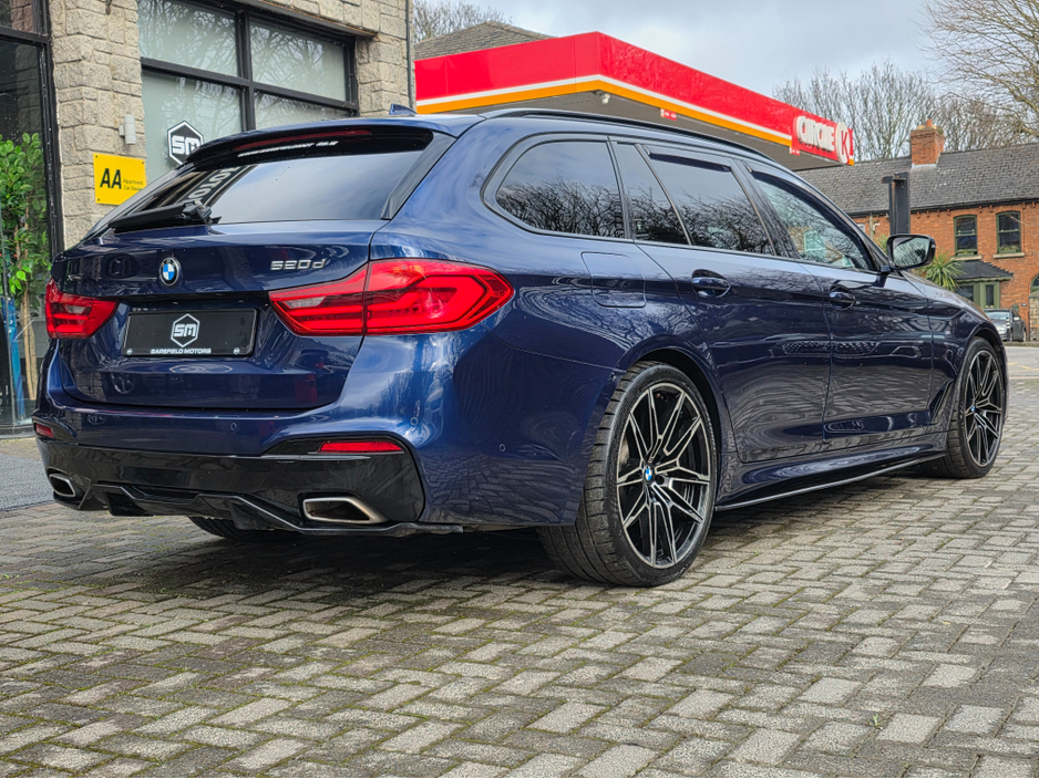 2019 BMW 5 Series - image 6
