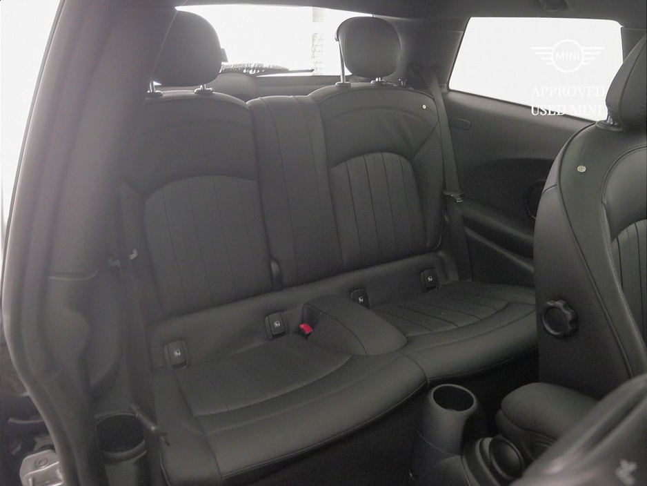 2023 MINI Hatch - image 11