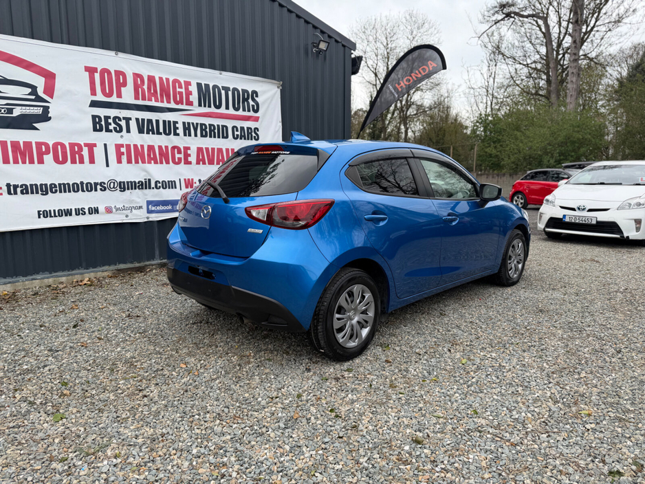 2017 Mazda Demio - image 5