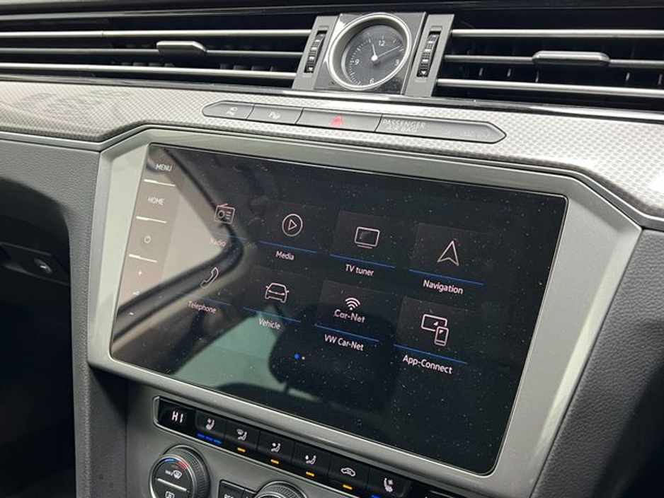 2018 Volkswagen Passat - image 23