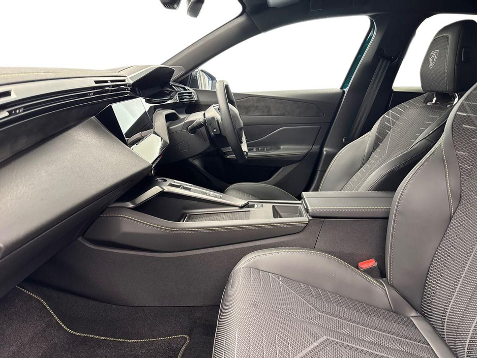 2026 Peugeot 308 - image 2