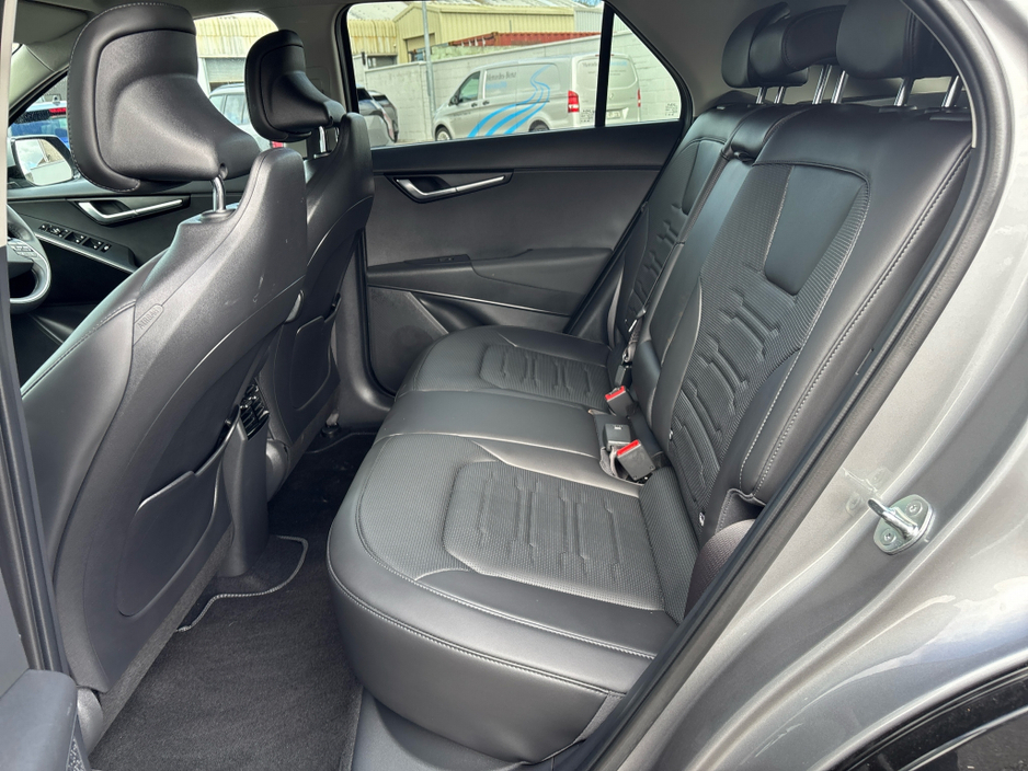 2025 Kia Niro - image 9