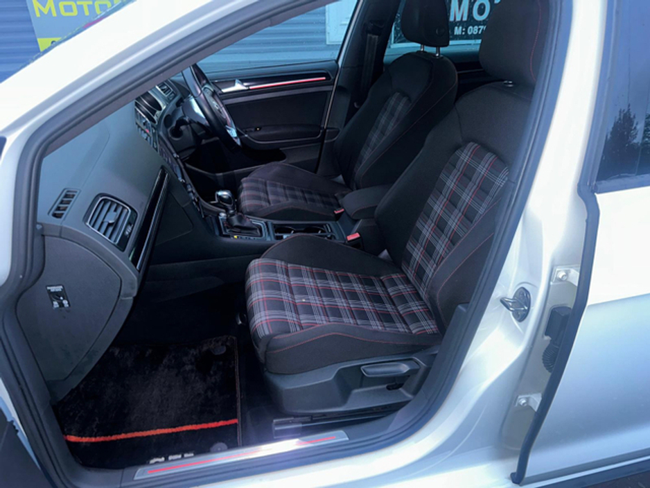 2017 Volkswagen Golf - image 15