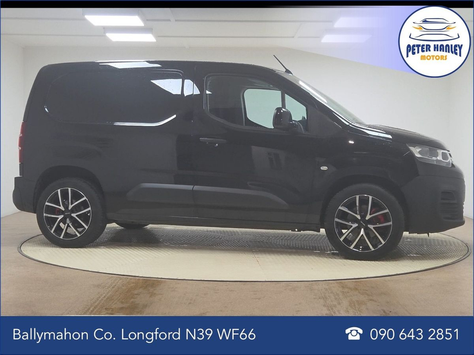 2022 Citroen Berlingo - image 4