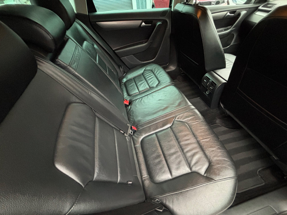 2014 Volkswagen Passat - image 21