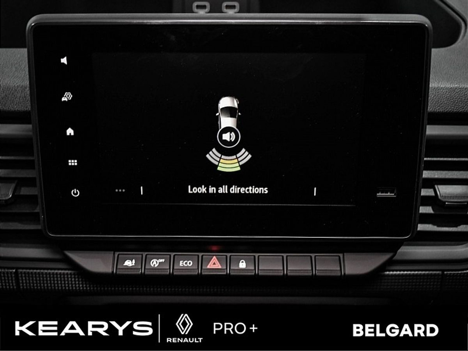 2025 Renault Trafic - image 17