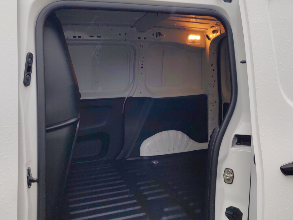 2020 Peugeot Partner  €10,995