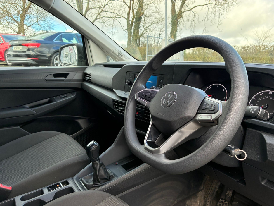 2023 Volkswagen Caddy - image 5