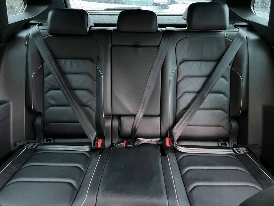 2018 Volkswagen Tiguan - image 12