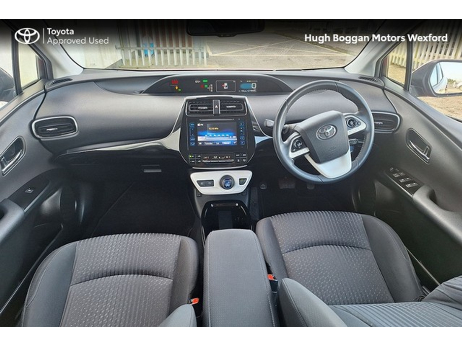 2017 Toyota Prius - image 8