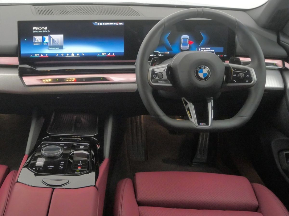 2025 BMW 5 Series - image 5