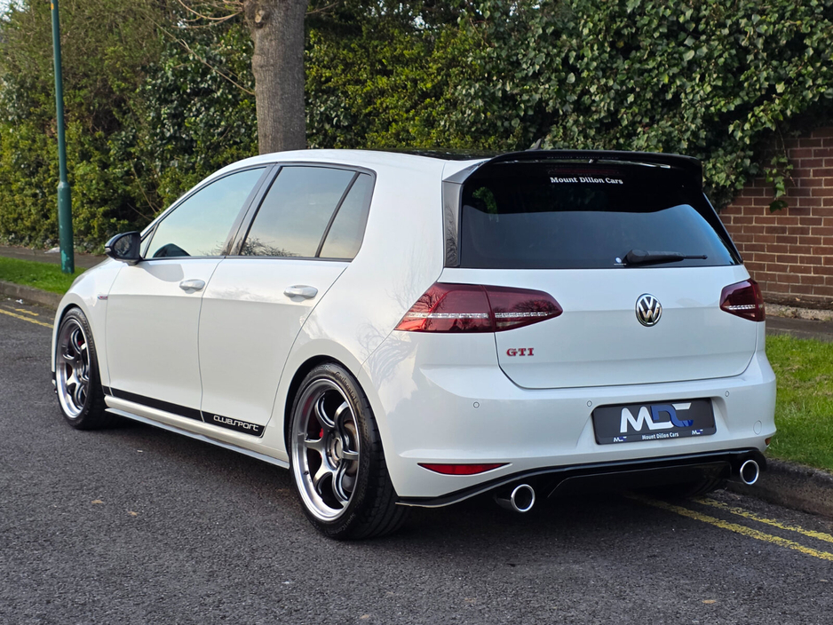 2016 Volkswagen Golf - image 13