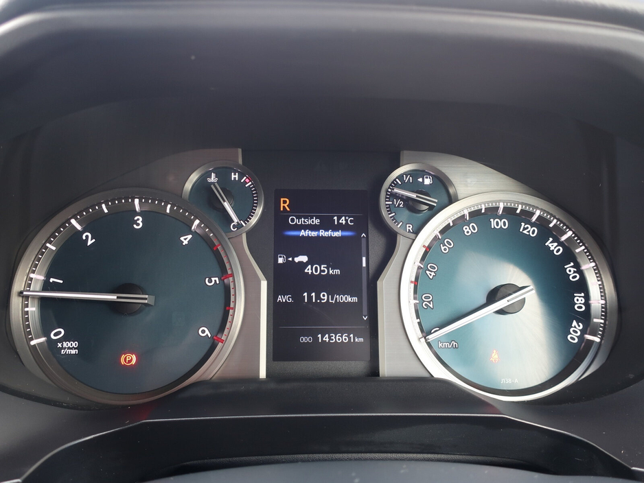 2022 Toyota Landcruiser - image 13