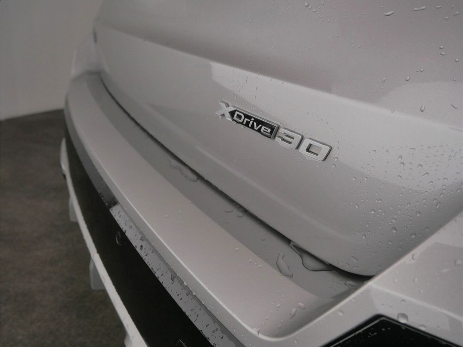 2023 BMW iX1 - image 25