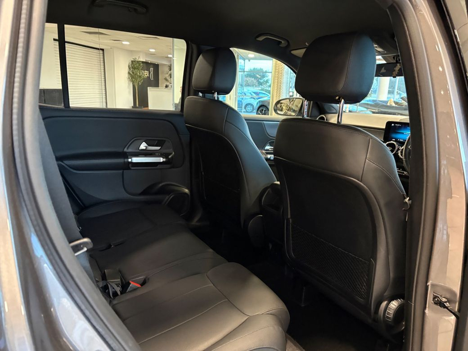 2022 Mercedes-Benz GLB - image 25