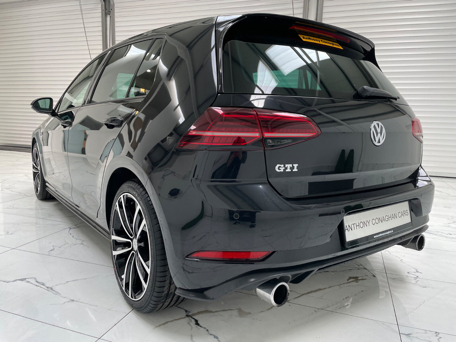 2019 Volkswagen Golf - image 5