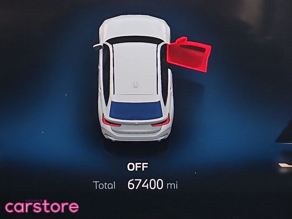 2023 BMW 3 Series - image 22