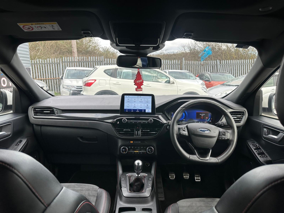 2022 Ford Kuga - image 18