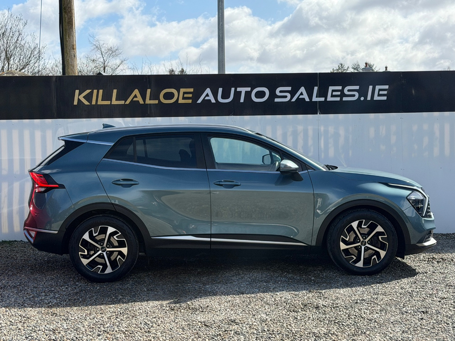 2022 Kia Sportage - image 8