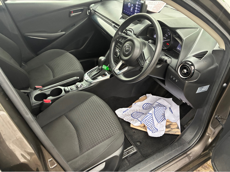 2016 Mazda Demio - image 16