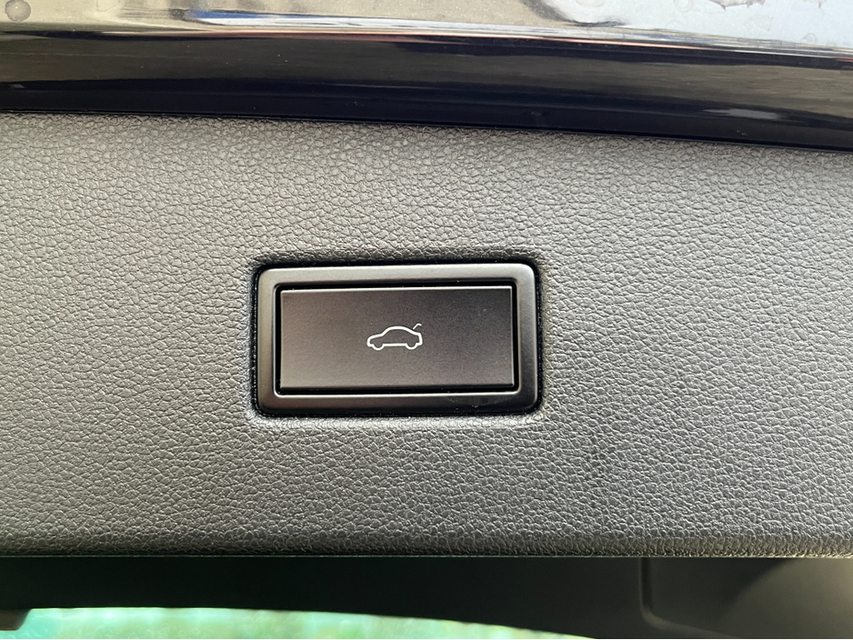 2020 Volkswagen Tiguan - image 9